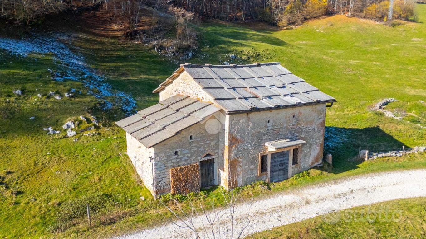 RUSTICO A BOSCO CHIESANUOVA - Vista 5