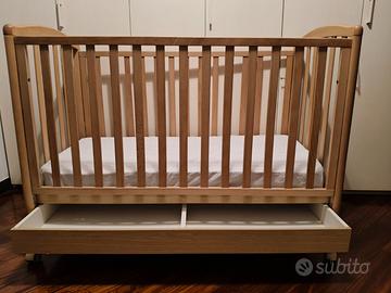 Lettino in legno per bambini + materasso