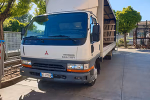 camion Mitsubishi  canter 
