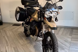 Moto Guzzi V85 TT travel 10/2020 km 11141 unico pr