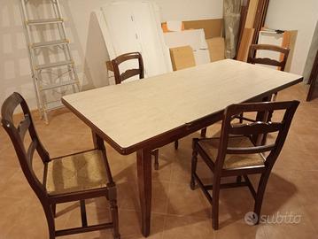 Tavolo in legno "La Cucina Martini" + 4 sedie