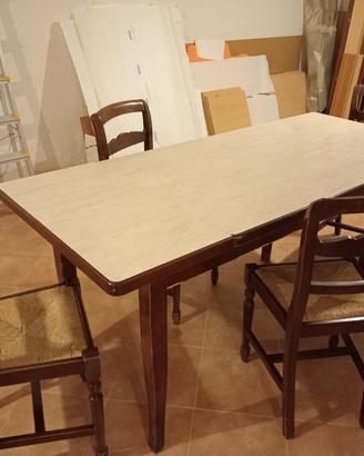 Tavolo in legno "La Cucina Martini" + 4 sedie