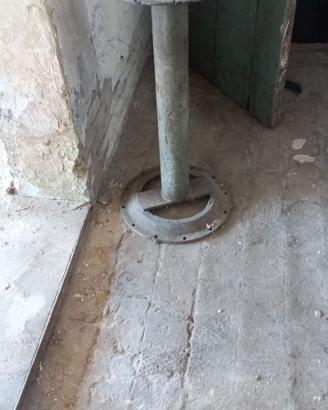 Piedistallo in ferro