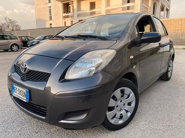 Toyota Yaris 1.0benz 5 porte 69cv restyling full 2
