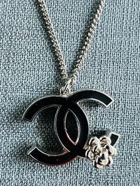 Collana Chanel completa di scatola