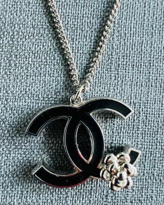 Collana Chanel completa di scatola