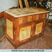 Credenza bassa anni ’30 con piano in marmo