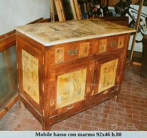 Credenza bassa anni ’30 con piano in marmo