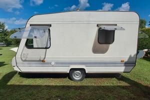 Roulotte Adria Optima + veranda