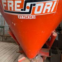 Spandiconcime Fressori P500