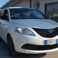 Lancia Ypsilon 1.0 firefly 70CV hybrid Oro S&S Uff