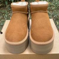 Stivali da neve UGG Mini con tacco alto da donna40