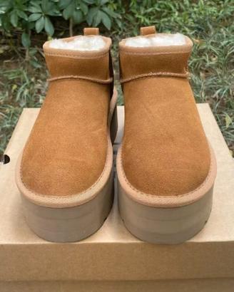 Stivali da neve UGG Mini con tacco alto da donna40