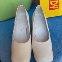 Scarpa décolleté in capretto color campagne 