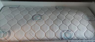 n.2 materassi singoli interamente sfoderabili