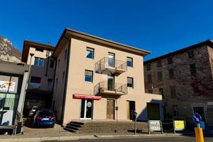 3 LOCALI A COSTA VOLPINO