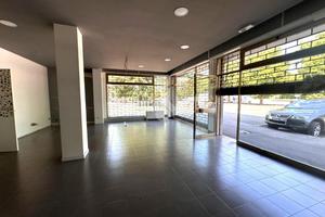 NEGOZIO A SELVAZZANO DENTRO