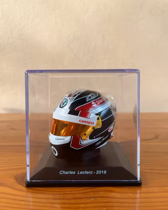 Casco Charles Leclerc F1 2018 1:5 Spark
