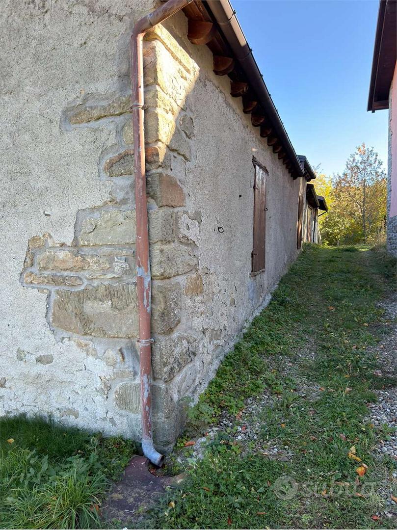 FANANO RUSTICO IN SASSO CON TERRENO, EX FIENILE E - Vista 2