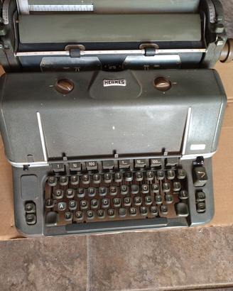 macchina da scrivere antica