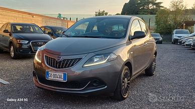 Lancia Ypsilon 1.0 FireFly 5 porte S&S Hybrid UnYc