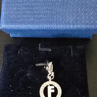 Charm Swarovski lettera F effe cod.1109735