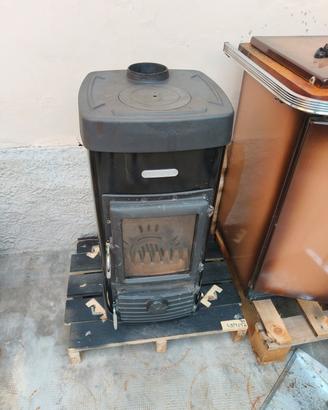stufa a legna nordica extraflame
