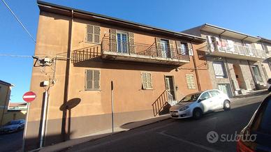 Ampio Appartamento con Grande Potenzialità