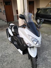 Tmax 500 anno 2010