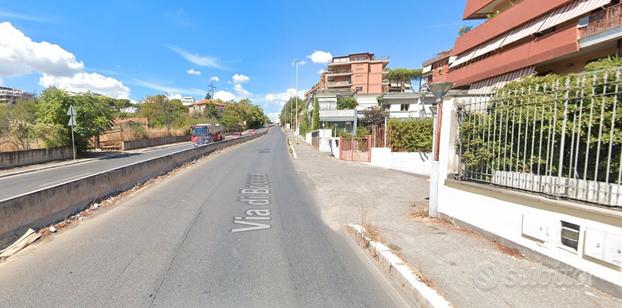 ROMA SUD- SINGOLA con BALCONE PRIVATO