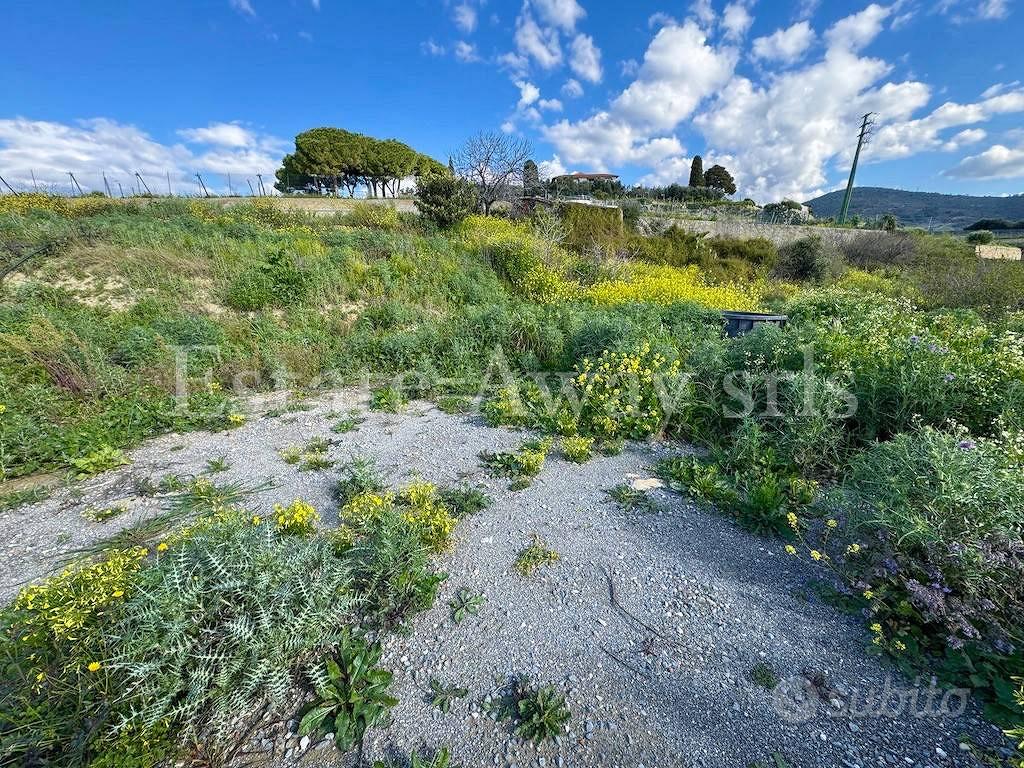 Terreno di 1900 m² a Bordighera - Altro