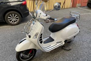 Vespa 300 GTS Super