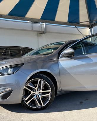 Peugeot 308 BlueHDi 120 S&S EAT6 SW Allure