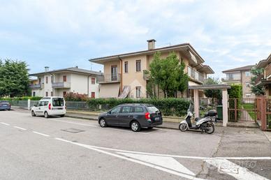 4 LOCALI A VILLAFRANCA DI VERONA