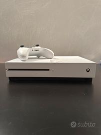 Xbox One S 1TB (spina inglese)