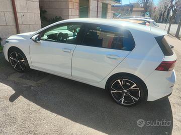 Volkswagen Golf Life 2.0 TDI Diesel S tronic 150cv