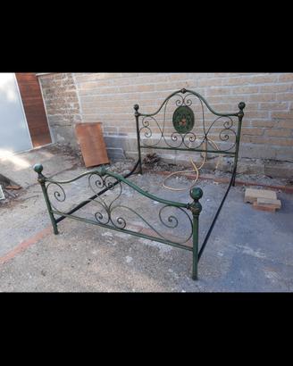 Antico letto mod. Lory verde decape' scontato 45%