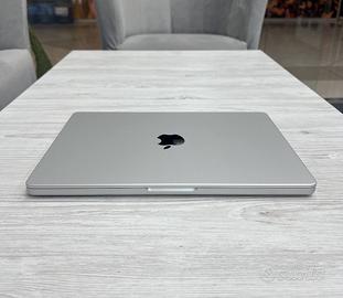 MacBook Pro 2024 M4 MAX 36GB/1TB Perfetto