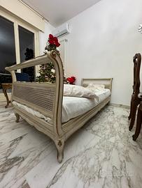 letto singolo antico/utilizzabile come divano