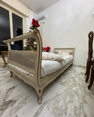letto singolo antico/utilizzabile come divano
