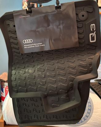 Tapoetini originali AUDI Q3