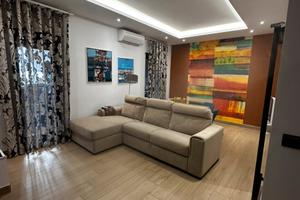 Appartamento 1 piano con ascensore in via Francia