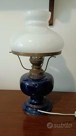 Lampada vintage in ceramica decorata con paralume 