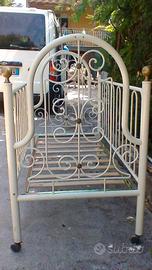 lettino bimbo vintage  leggere  descrizione 