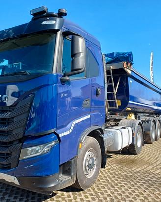 IVECO S-WAY AS440X48 T/P 4x4 + Sem. SHMITZ CARGOBU