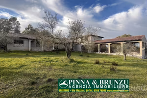 Solarussa - Casale CIVILE ABITAZIONE con Uliveto