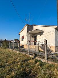 Gorizia via delle Grappate, villetta con giardino