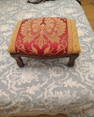 sgabello in. legno foderato 