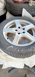 Nr.4 cerchi in alluminio con gomme termiche