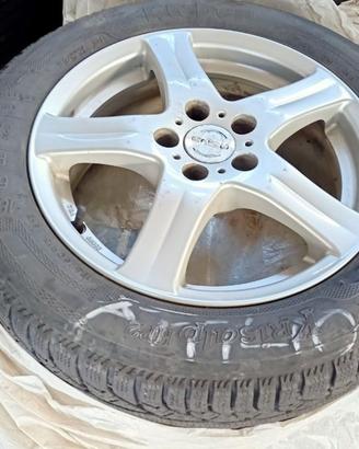 Nr.4 cerchi in alluminio con gomme termiche